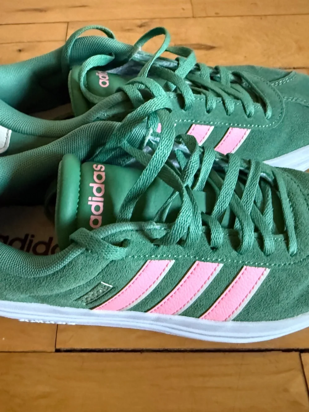 Adidas VL Court Green Suede Pink Stripe Sneakers Women's 7 - Picture 2 of 5